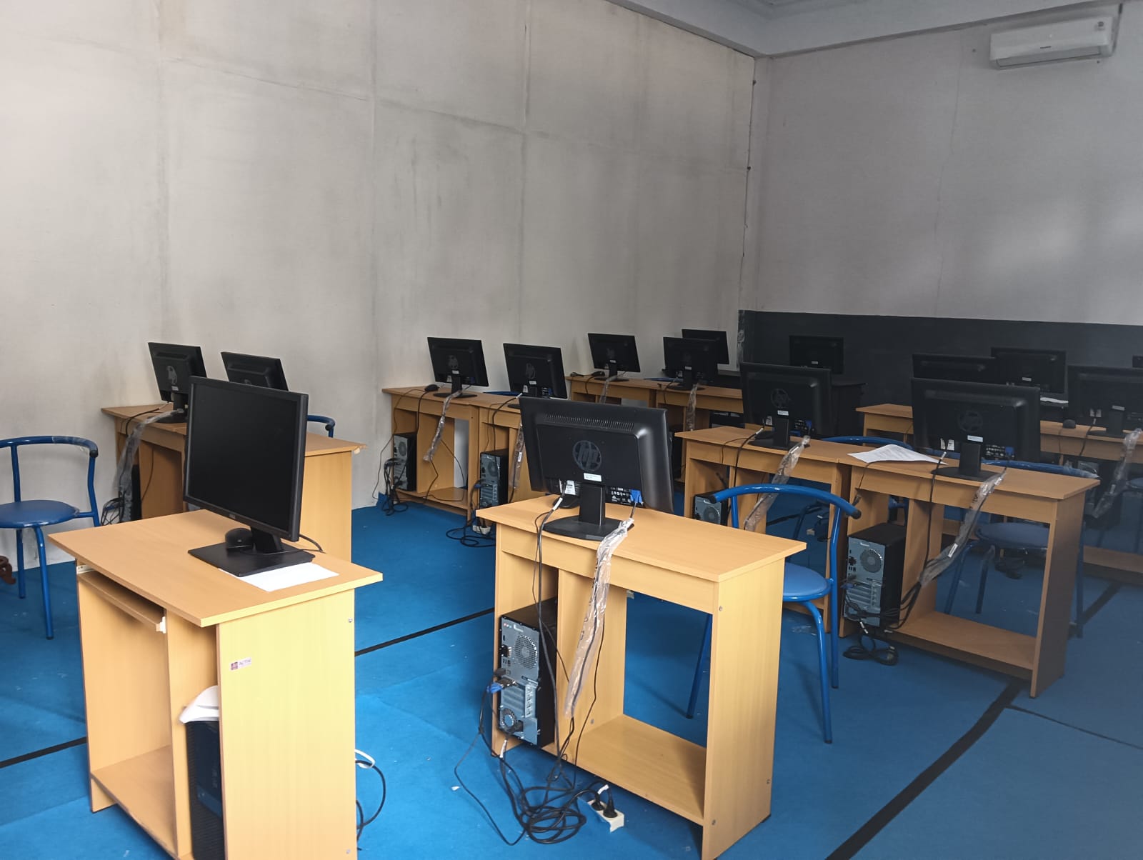 Laboratorium Komputer & Statistik